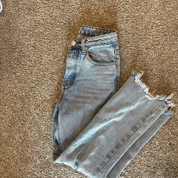 SUPERDOWN Revolve Marilyn Denim Straight leg Jean in light blue wash - Picture 6 of 6